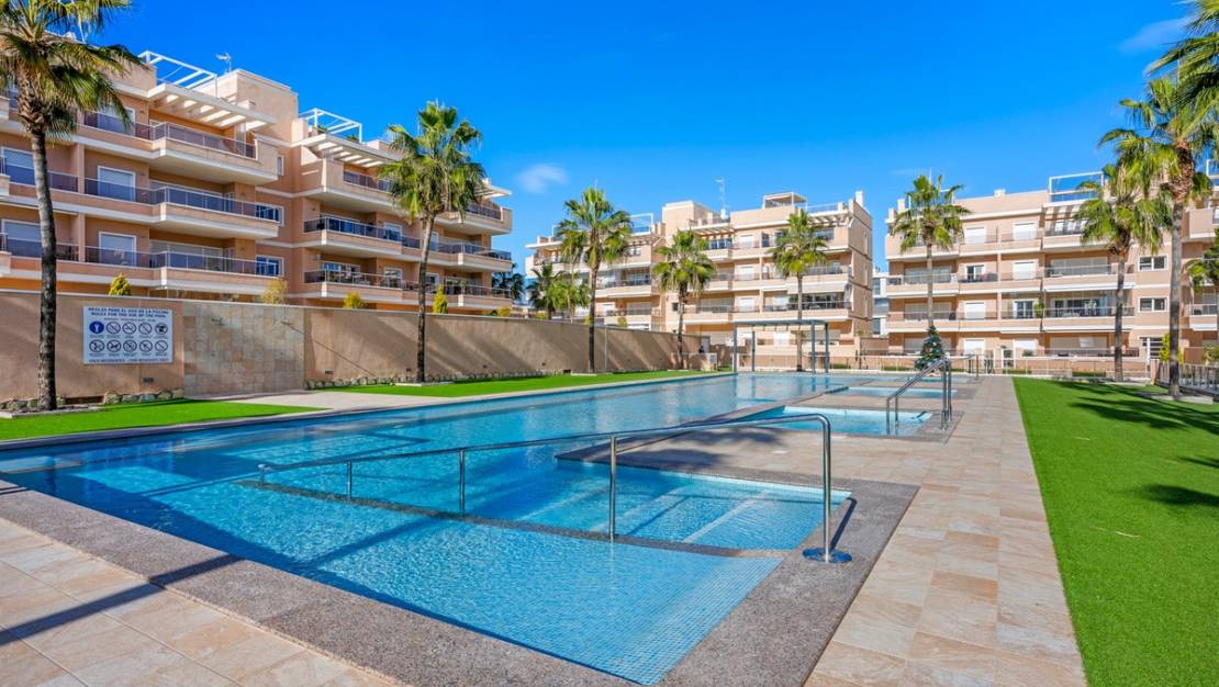 Sale - Apartment - Orihuela - Villamartin