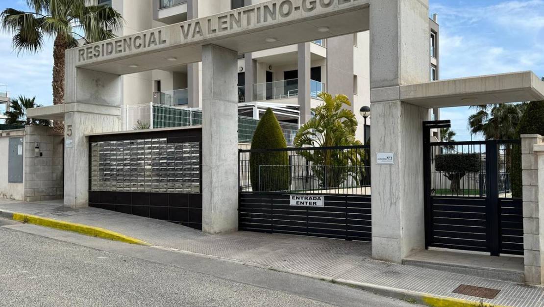 Sale - Apartment - Orihuela - Villamartin