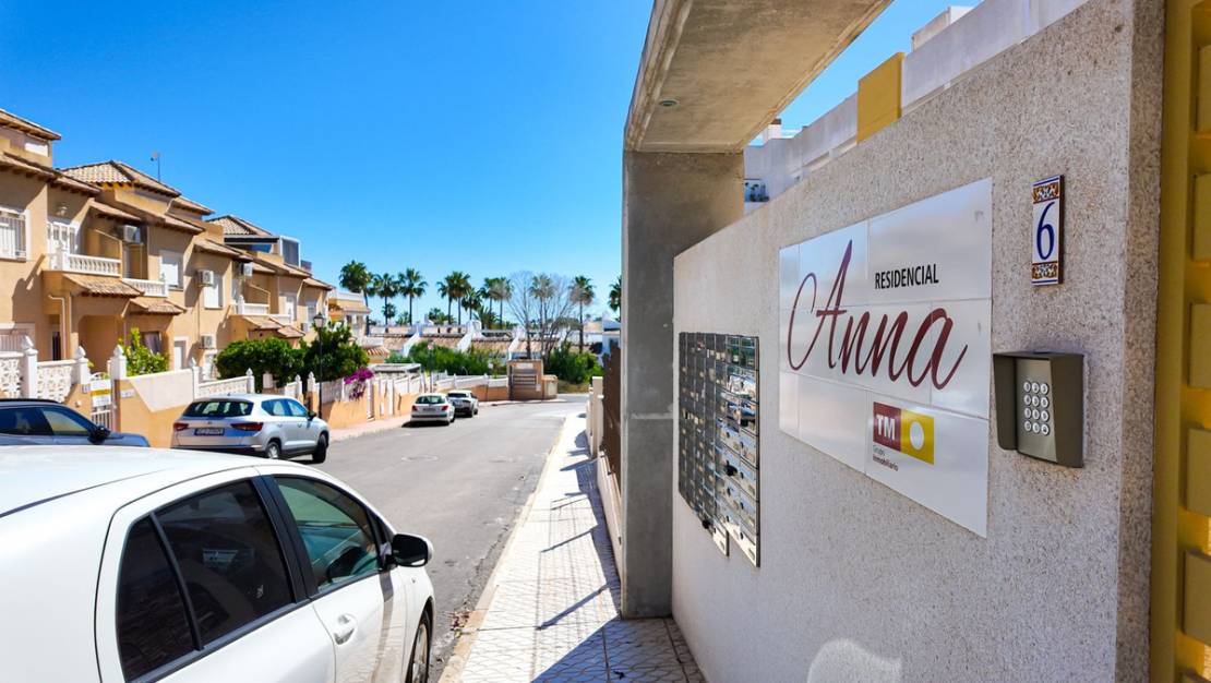 Sale - Apartment - Orihuela - Villamartin