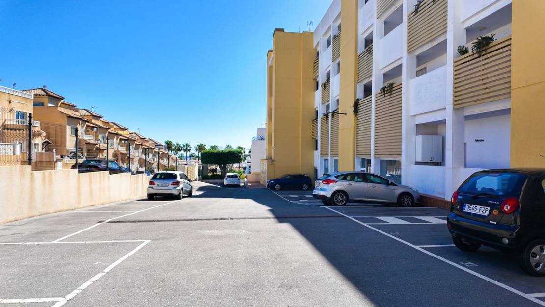 Sale - Apartment - Orihuela - Villamartin