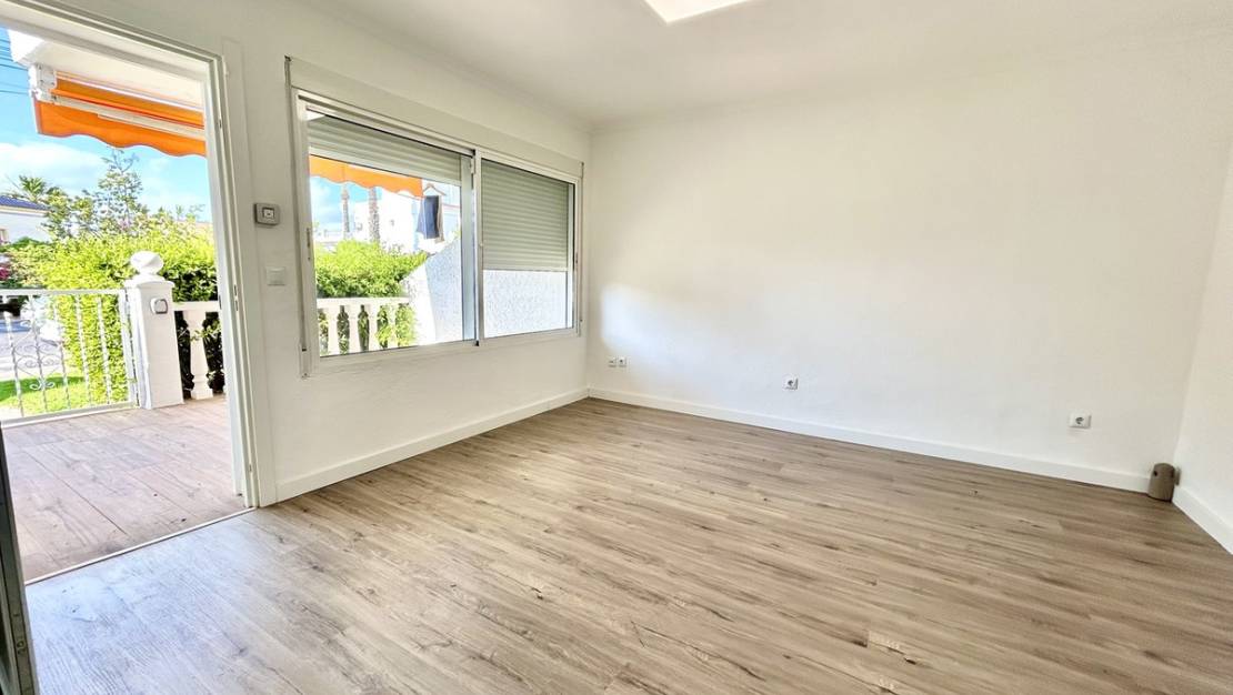 Sale - Apartment - Orihuela - Villamartin