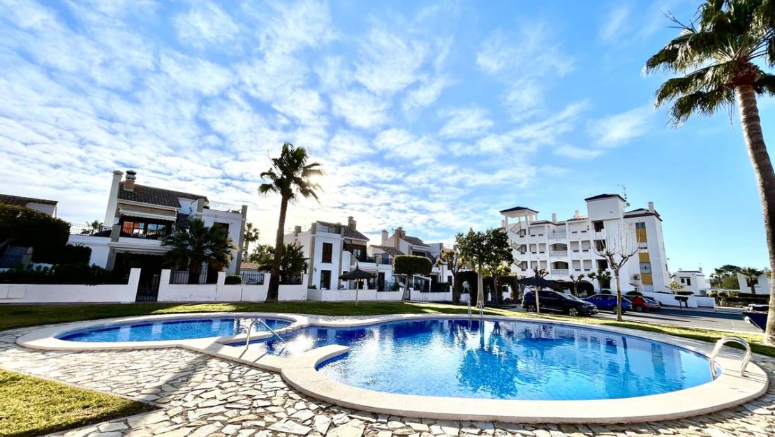 Sale - Apartment - Orihuela - Villamartin