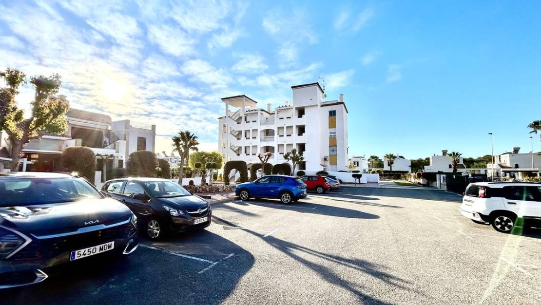Sale - Apartment - Orihuela - Villamartin