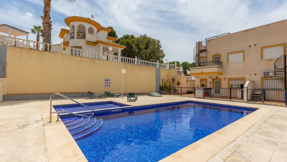 Sale - Apartment - Orihuela - Villamartin