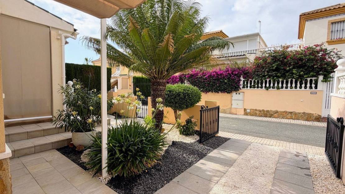 Sale - Apartment - Orihuela - Villamartin
