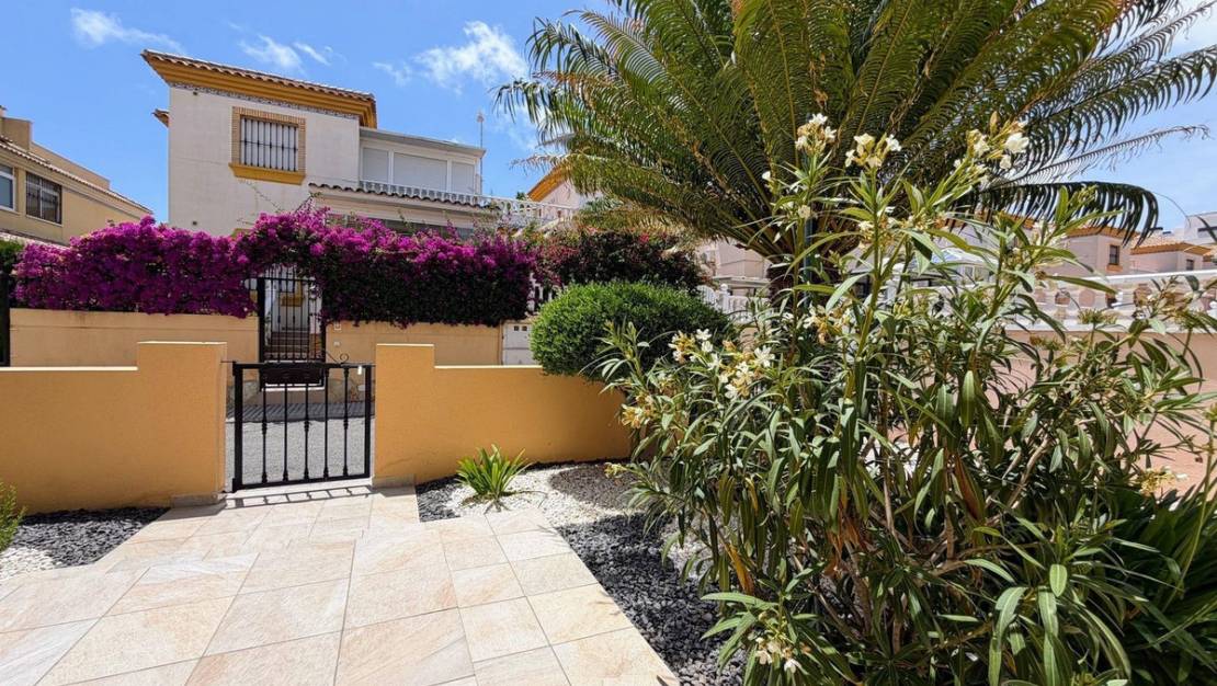 Sale - Apartment - Orihuela - Villamartin