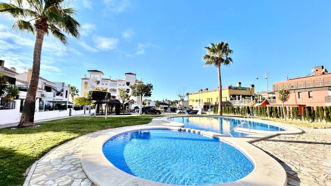 Sale - Apartment - Orihuela - Villamartin