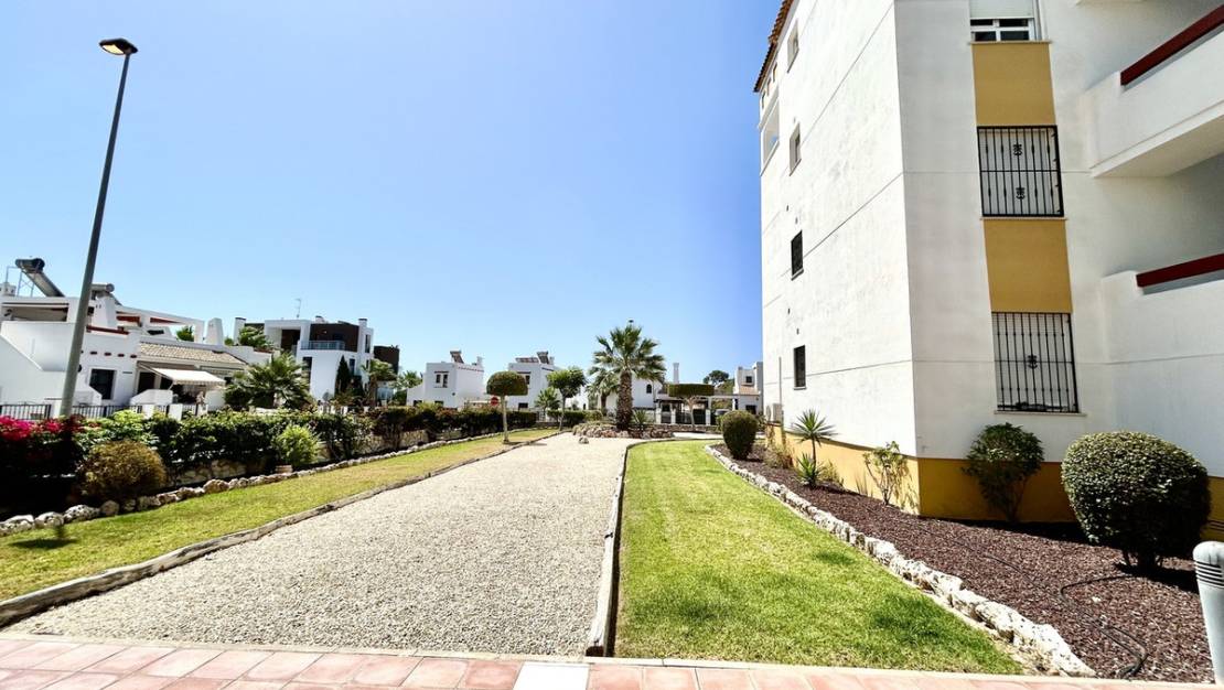 Sale - Apartment - Orihuela - Villamartin