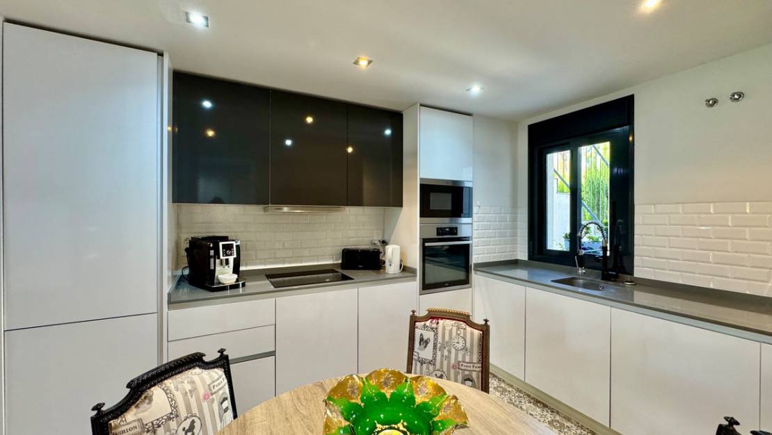Sale - Apartment - Orihuela - Villamartin