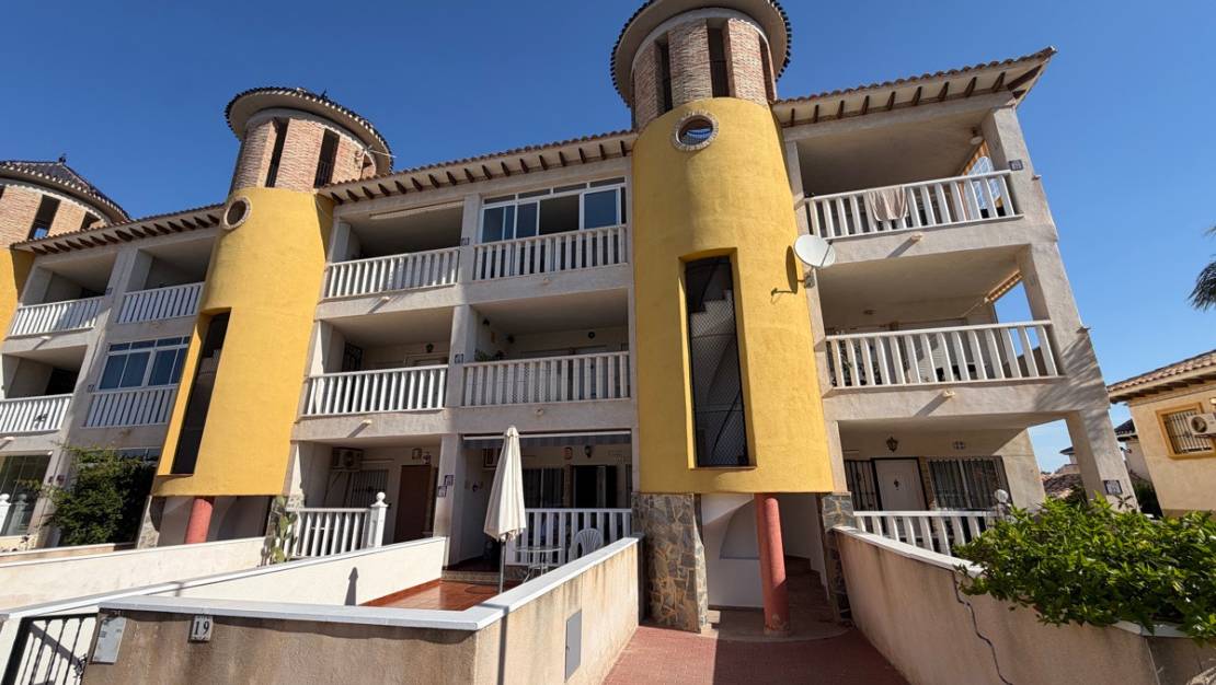 Sale - Apartment - Orihuela - Villamartin