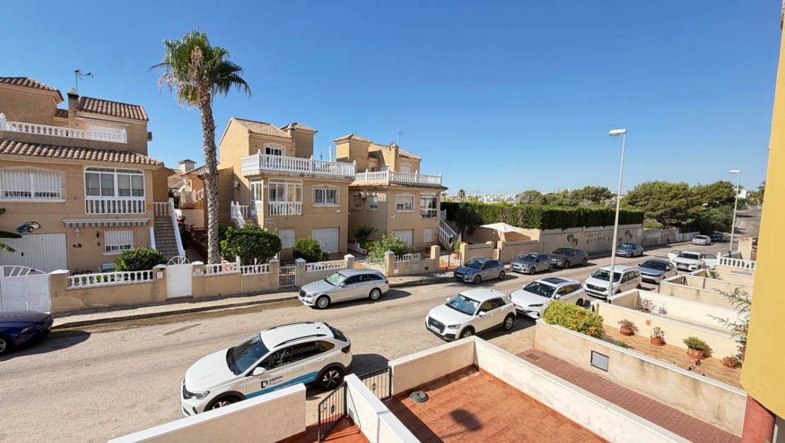 Sale - Apartment - Orihuela - Villamartin