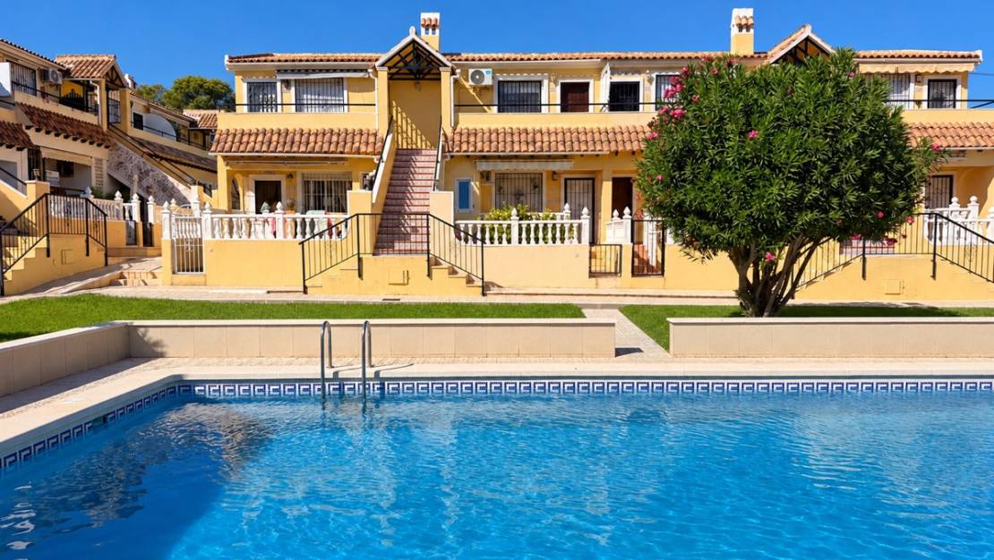 Sale - Apartment - Orihuela - Villamartin