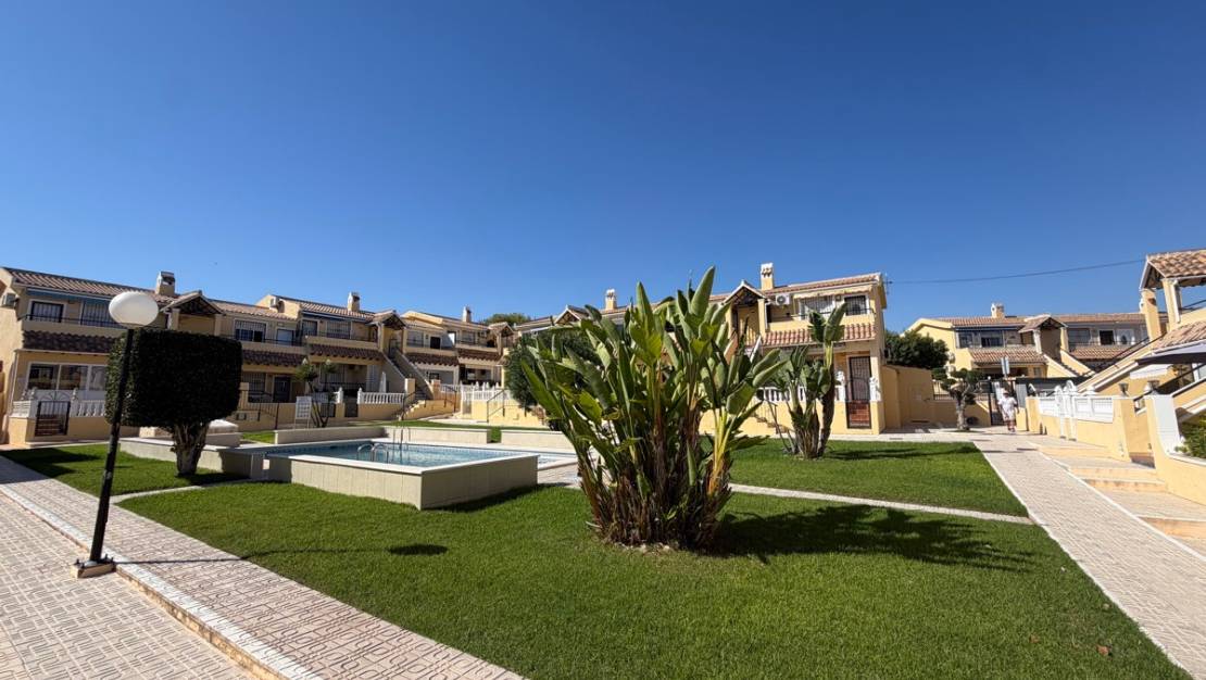 Sale - Apartment - Orihuela - Villamartin