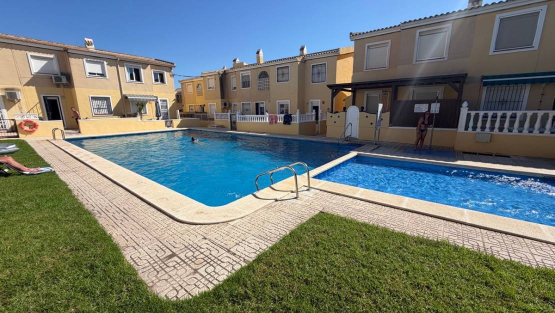 Sale - Apartment - Orihuela - Villamartin