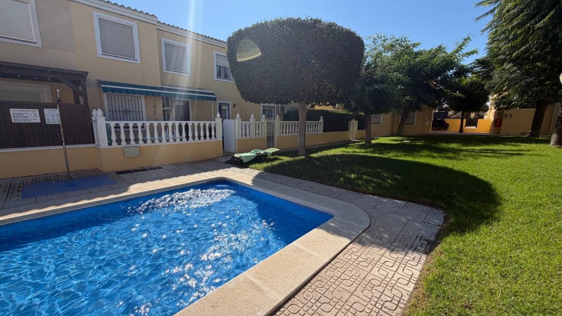 Sale - Apartment - Orihuela - Villamartin