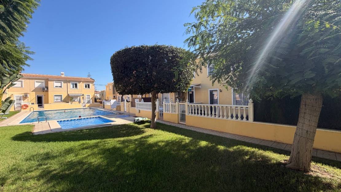 Sale - Apartment - Orihuela - Villamartin