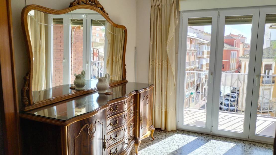 Sale - Apartment - Sax - Sax Centro