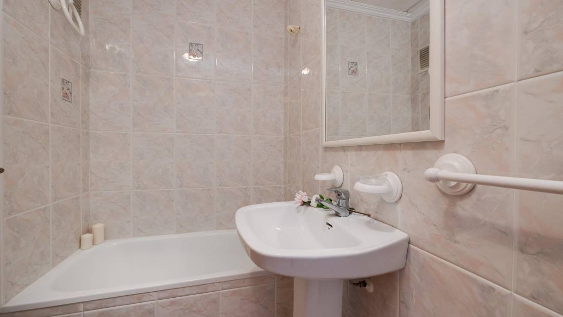 Sale - Apartment - Torrevieja - Acequion