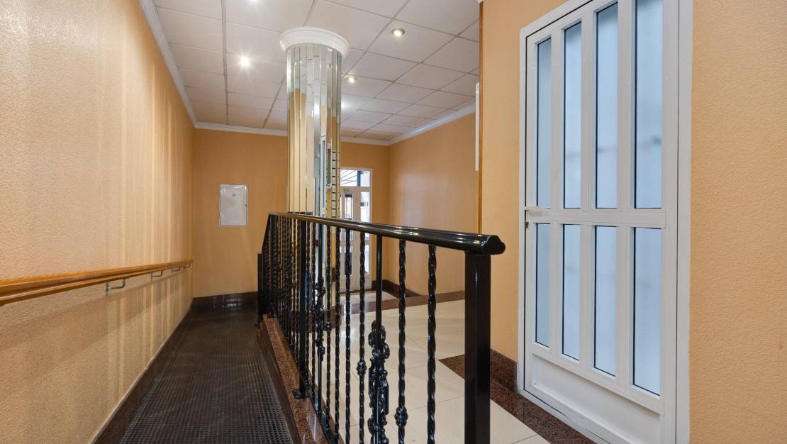 Sale - Apartment - Torrevieja - Acequion