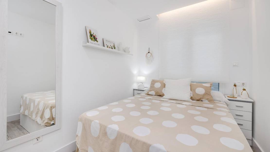 Sale - Apartment - Torrevieja - Acequion
