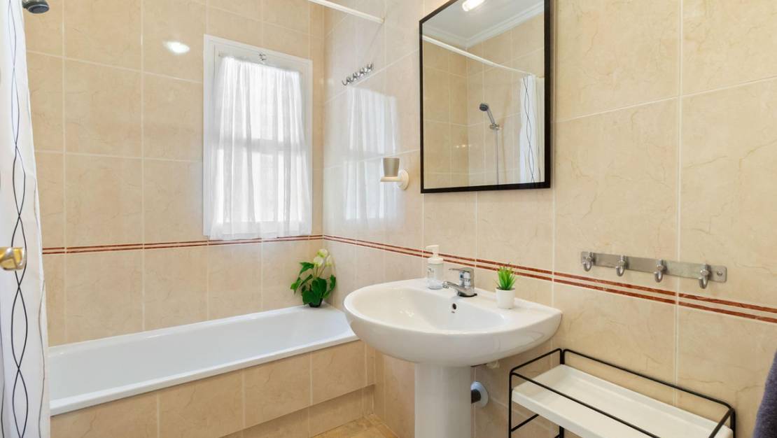 Sale - Apartment - Torrevieja - Aguas Nuevas