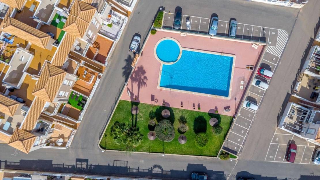 Sale - Apartment - Torrevieja - Aguas Nuevas