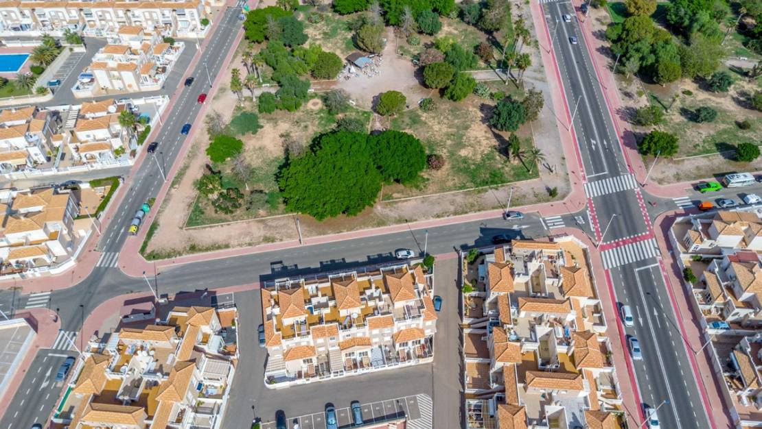 Sale - Apartment - Torrevieja - Aguas Nuevas