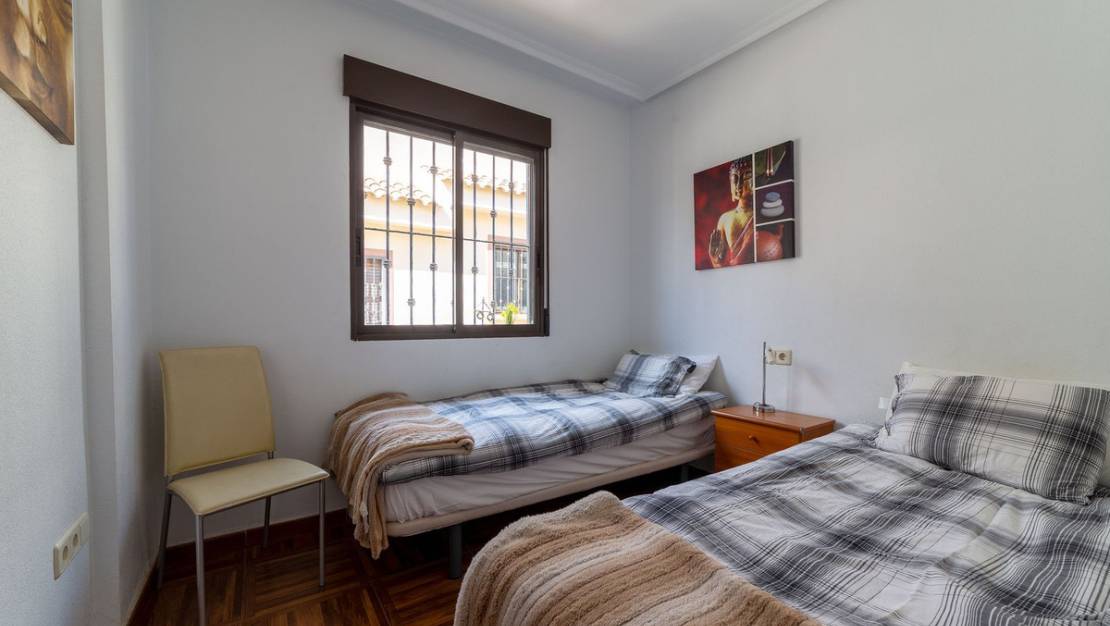 Sale - Apartment - Torrevieja - Aguas Nuevas