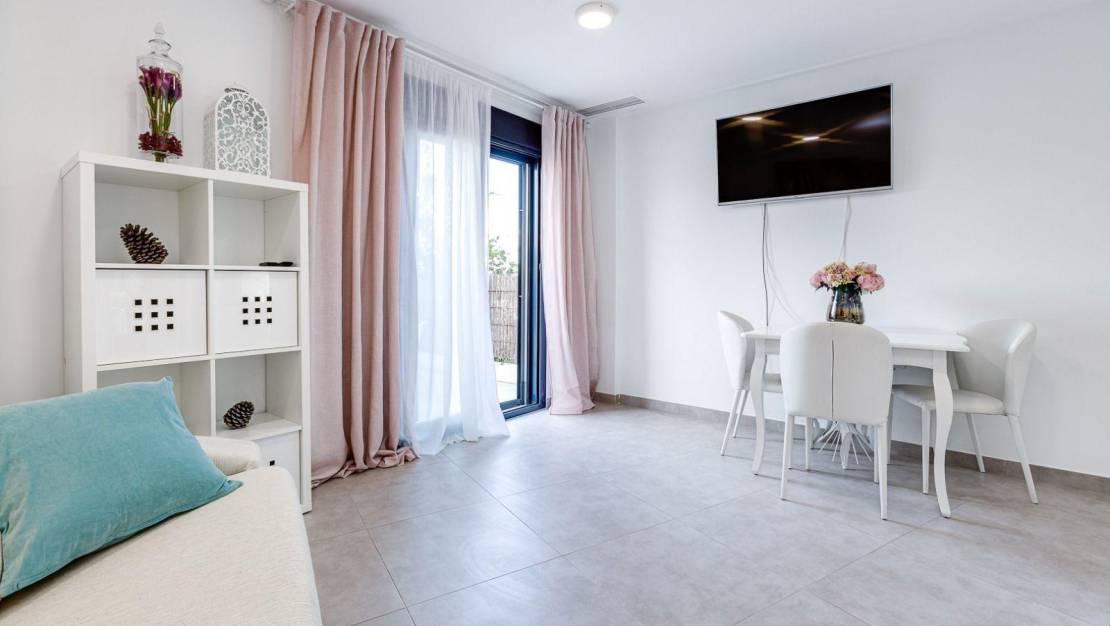 Sale - Apartment - Torrevieja - Aguas Nuevas