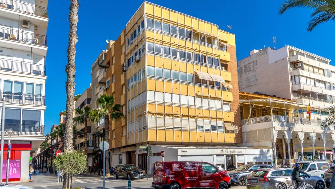 Sale - Apartment - Torrevieja - Centro - Muelle Pesquero