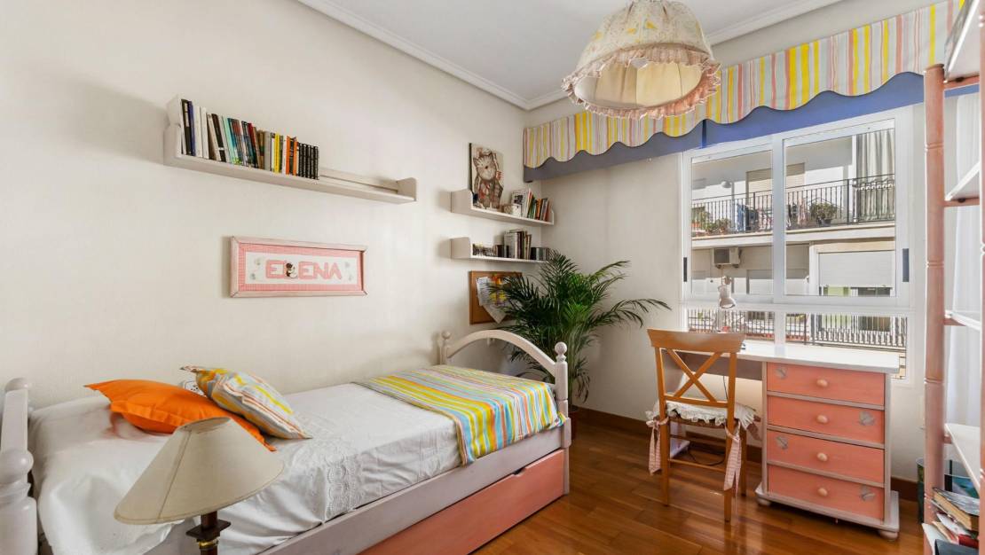 Sale - Apartment - Torrevieja - Centro - Muelle Pesquero
