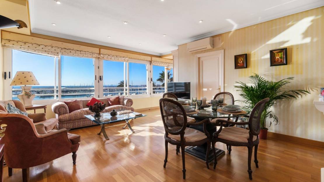 Sale - Apartment - Torrevieja - Centro - Muelle Pesquero