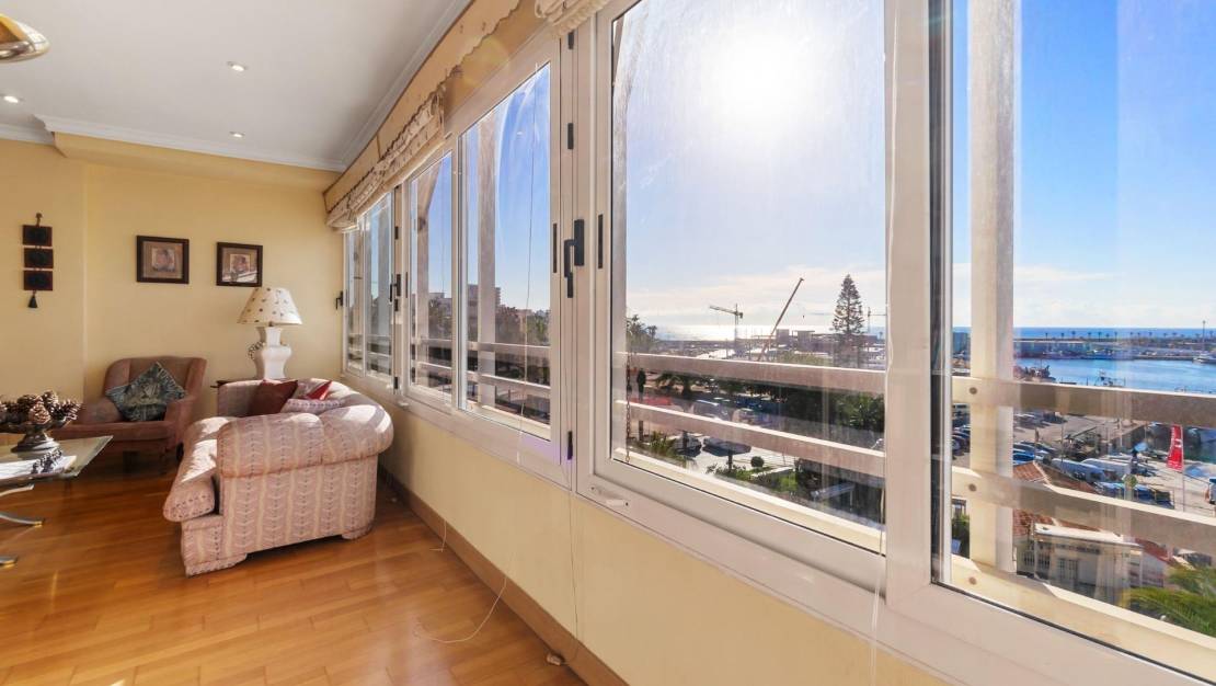 Sale - Apartment - Torrevieja - Centro - Muelle Pesquero