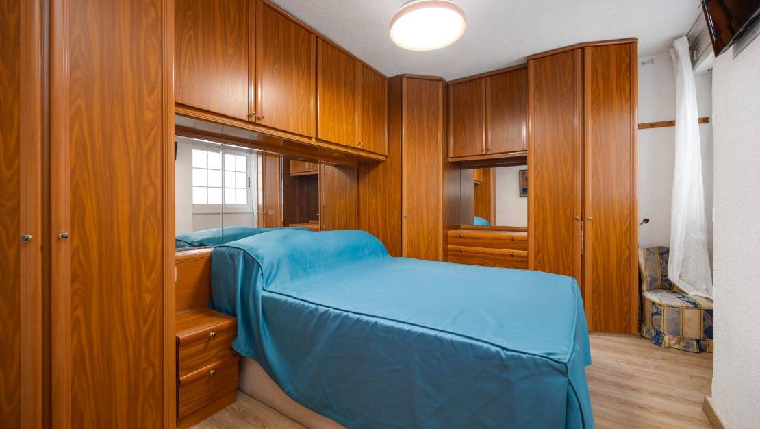 Sale - Apartment - Torrevieja - Centro