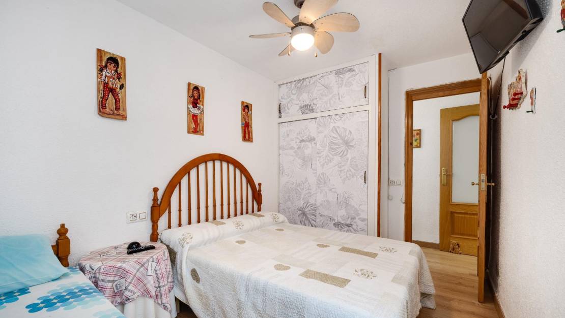 Sale - Apartment - Torrevieja - Centro