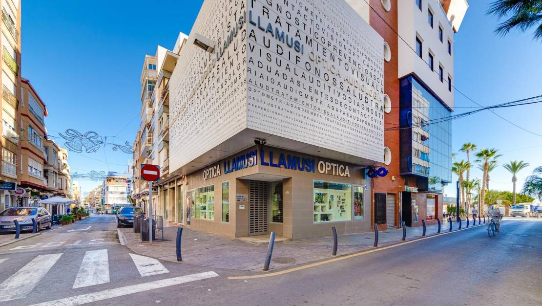 Sale - Apartment - Torrevieja - Centro