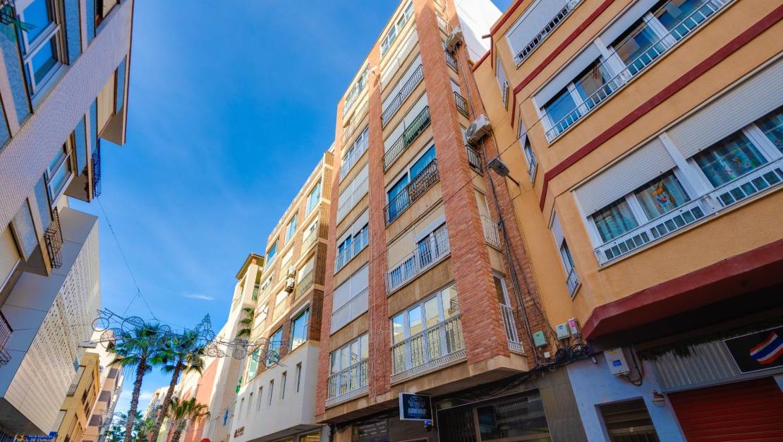 Sale - Apartment - Torrevieja - Centro