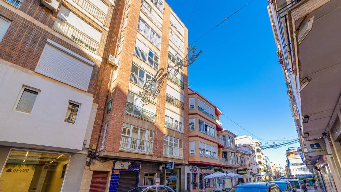 Sale - Apartment - Torrevieja - Centro