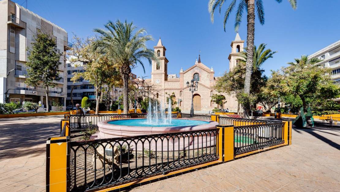Sale - Apartment - Torrevieja - Centro
