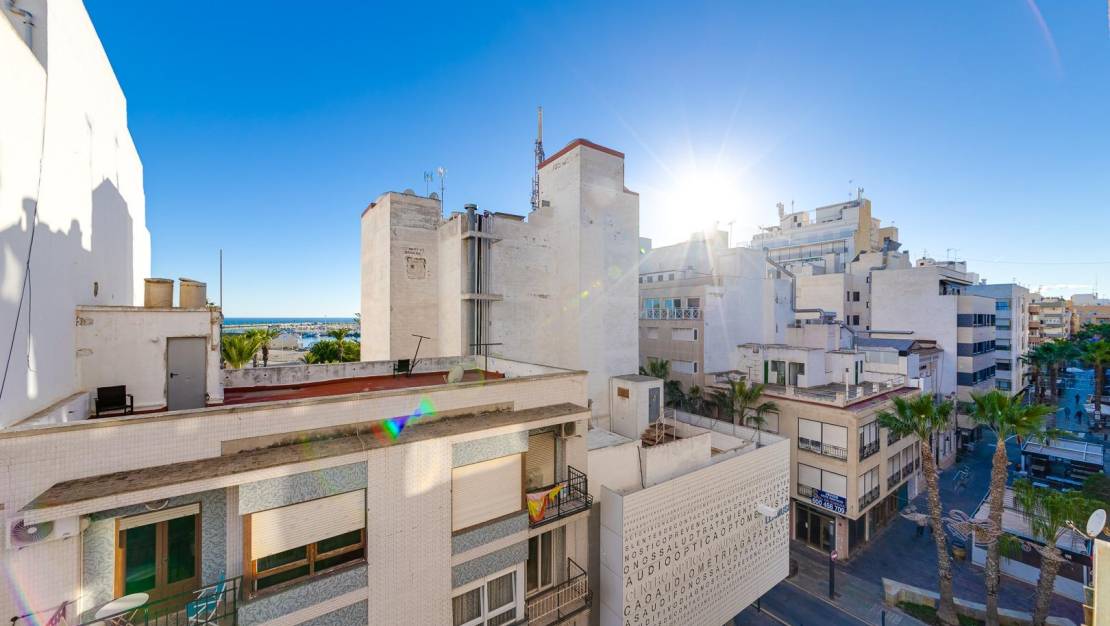 Sale - Apartment - Torrevieja - Centro