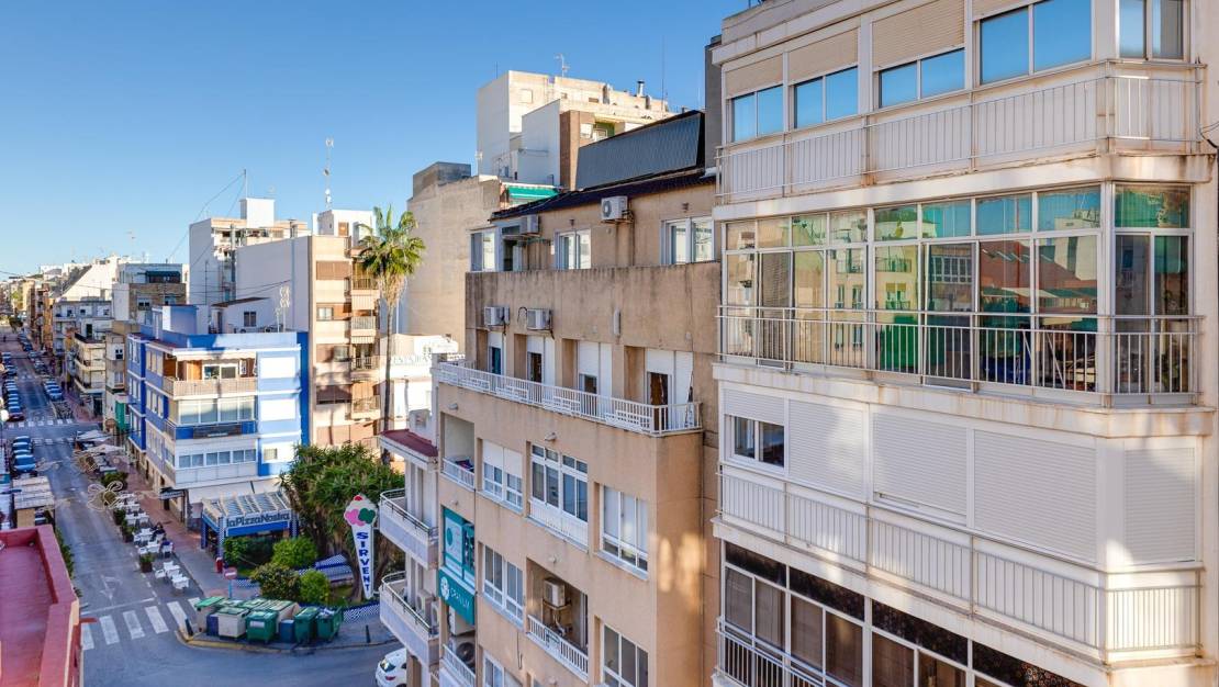Sale - Apartment - Torrevieja - Centro