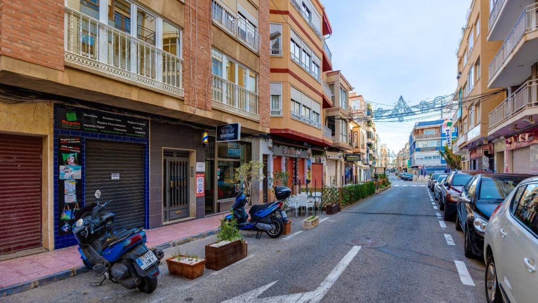 Sale - Apartment - Torrevieja - Centro