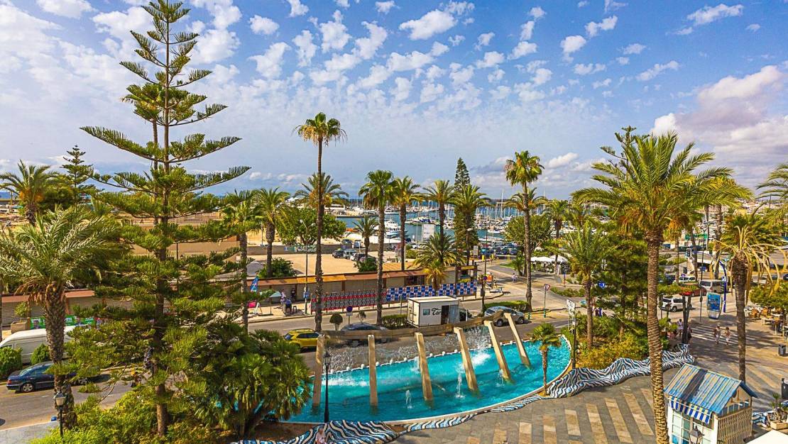 Sale - Apartment - Torrevieja - Centro