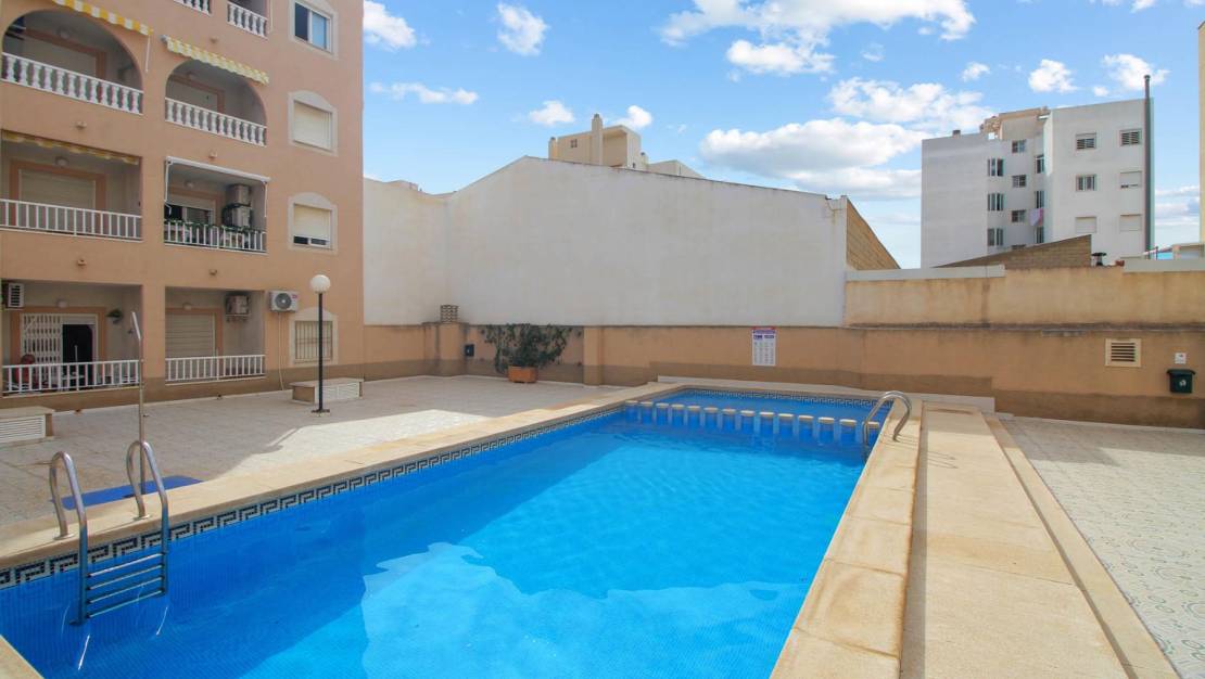 Sale - Apartment - Torrevieja - Centro
