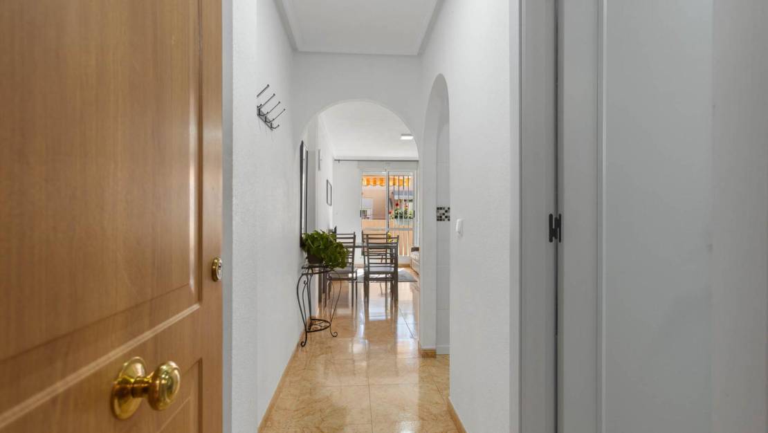 Sale - Apartment - Torrevieja - Centro
