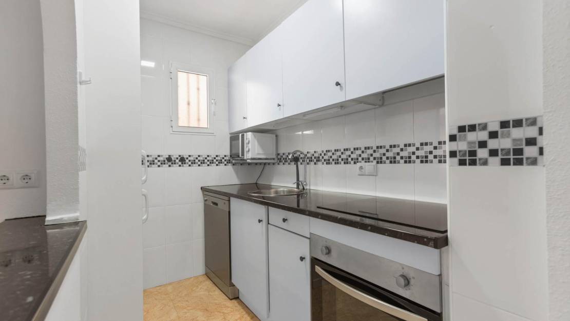 Sale - Apartment - Torrevieja - Centro