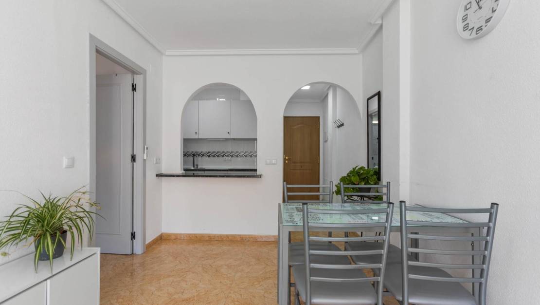 Sale - Apartment - Torrevieja - Centro