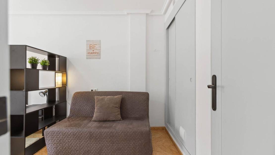 Sale - Apartment - Torrevieja - Centro