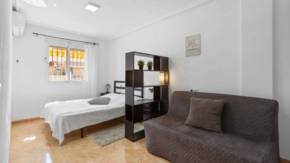 Sale - Apartment - Torrevieja - Centro