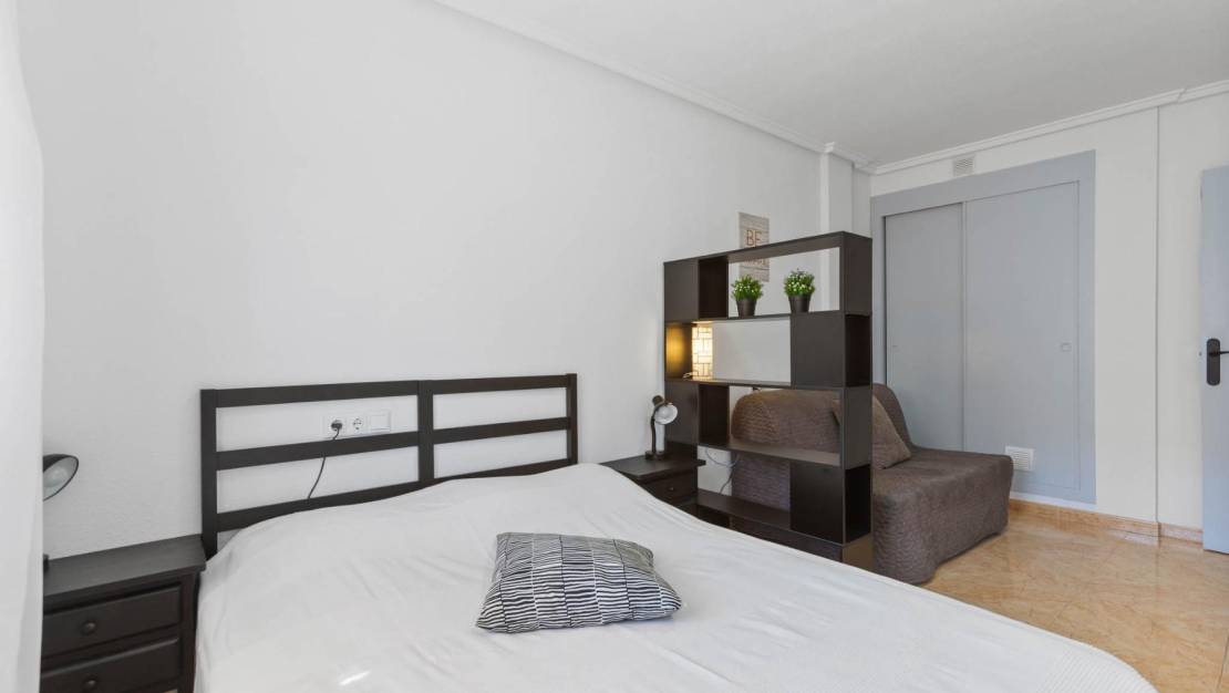 Sale - Apartment - Torrevieja - Centro